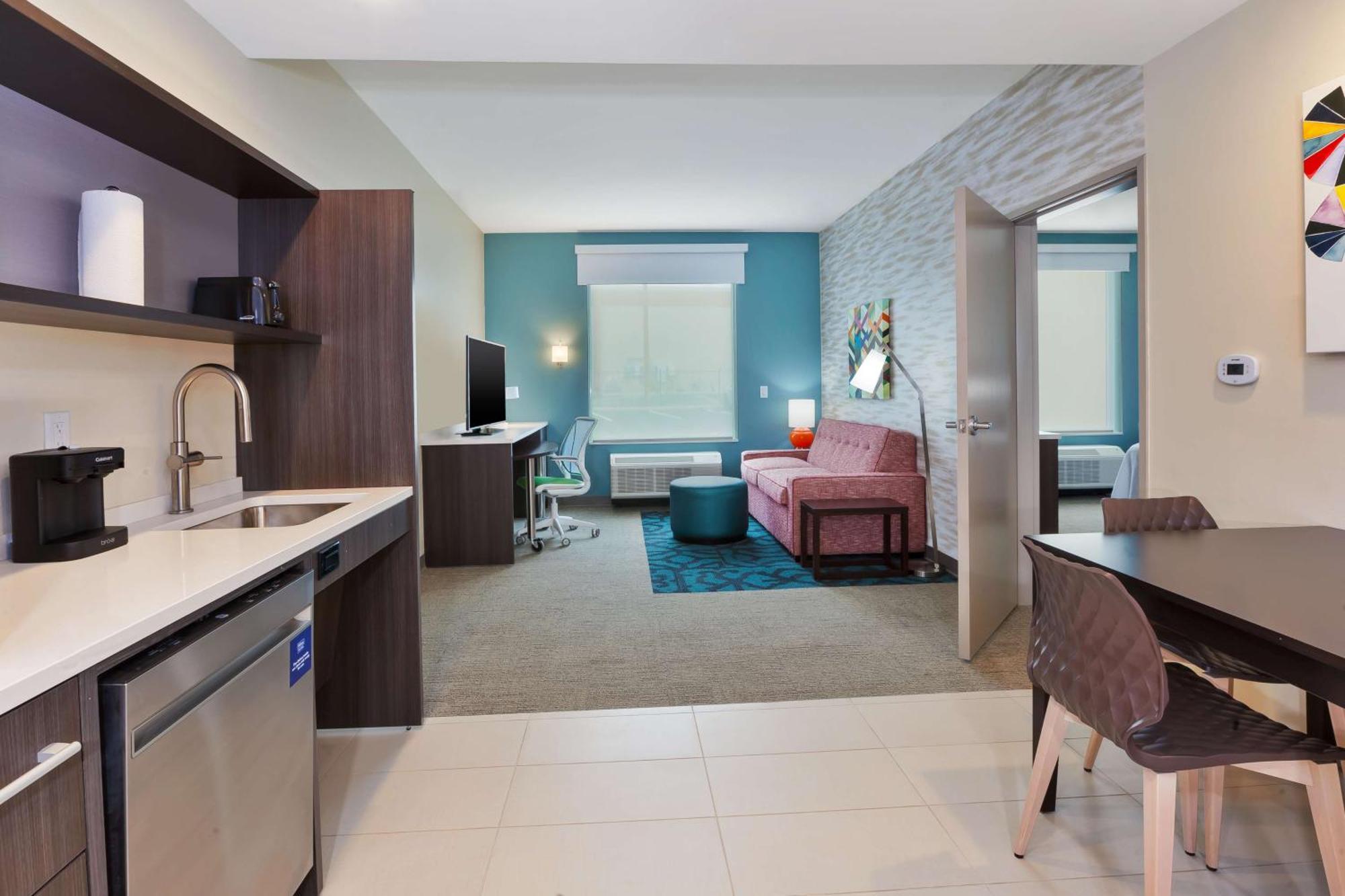Hotel Home2 By Hilton Airport, Az 3*