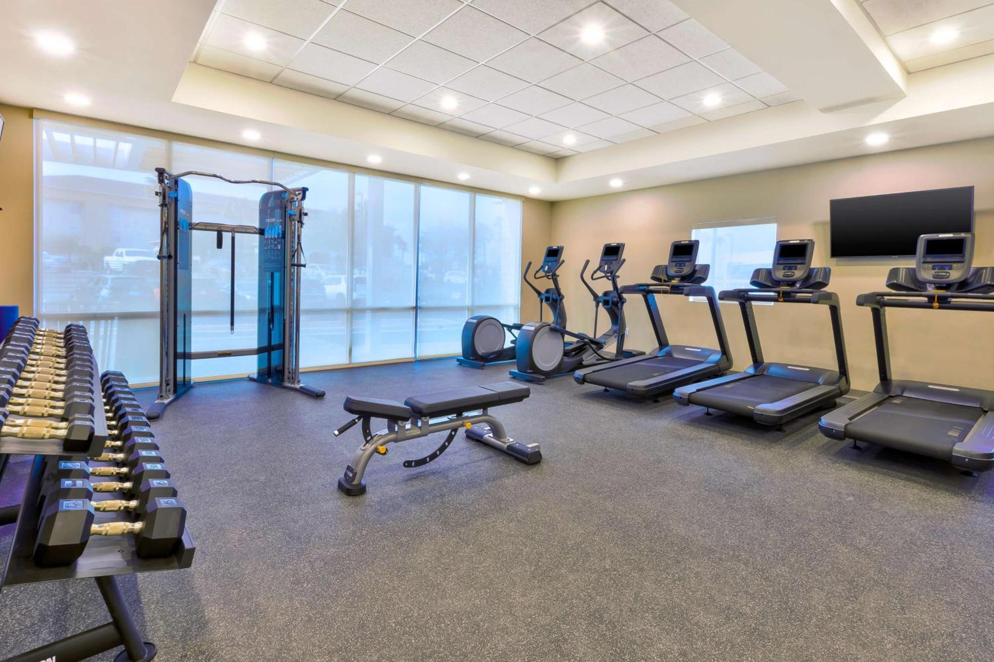 Home2 By Hilton Airport, Az Hotel 3*