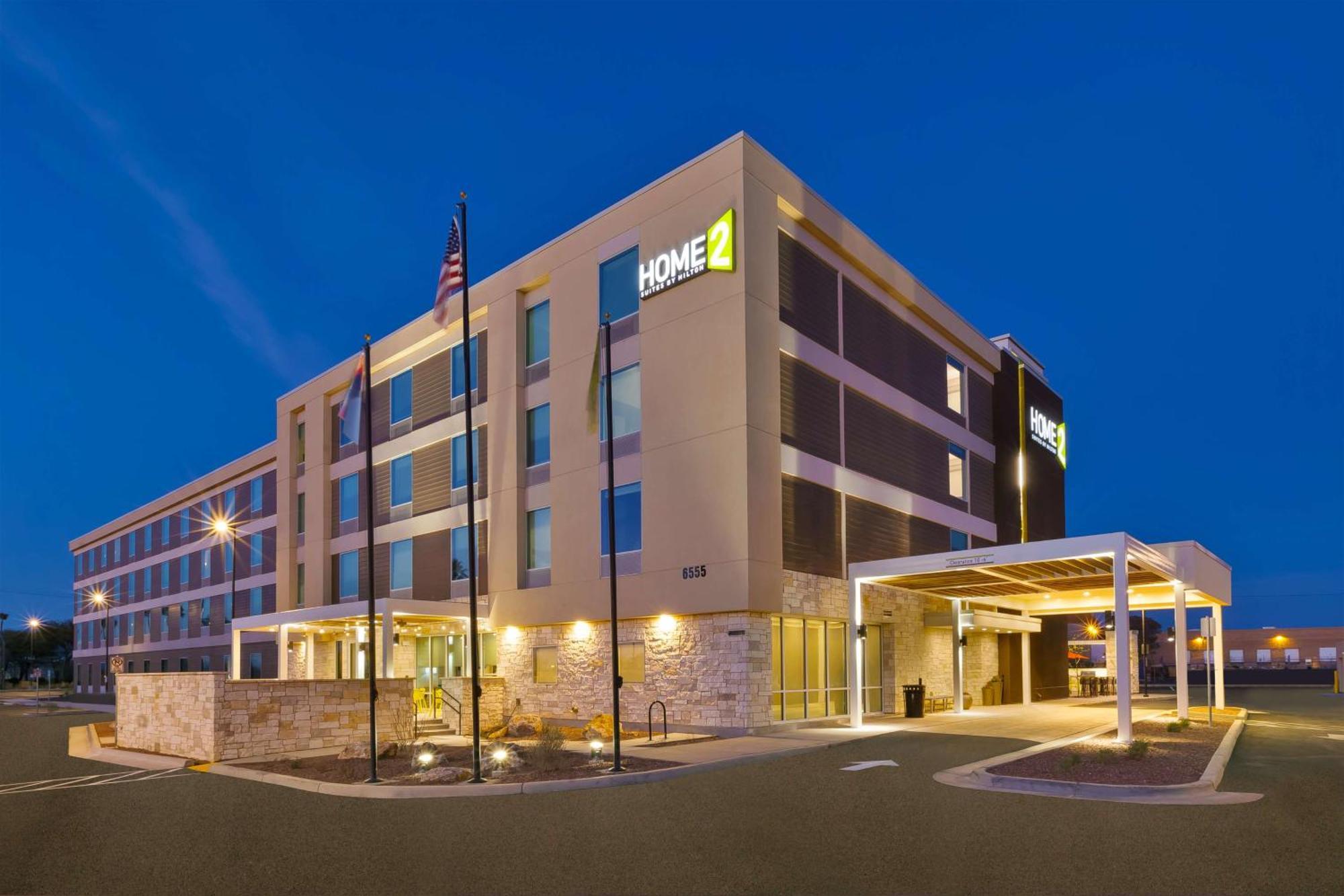 Home2 By Hilton Airport, Az 3*